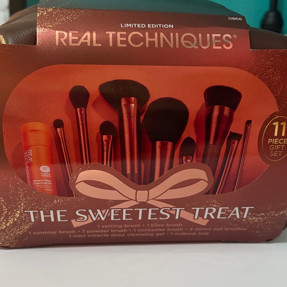Real Techniques The Sweetest Treat Makeup Brush Set - Limited Edition